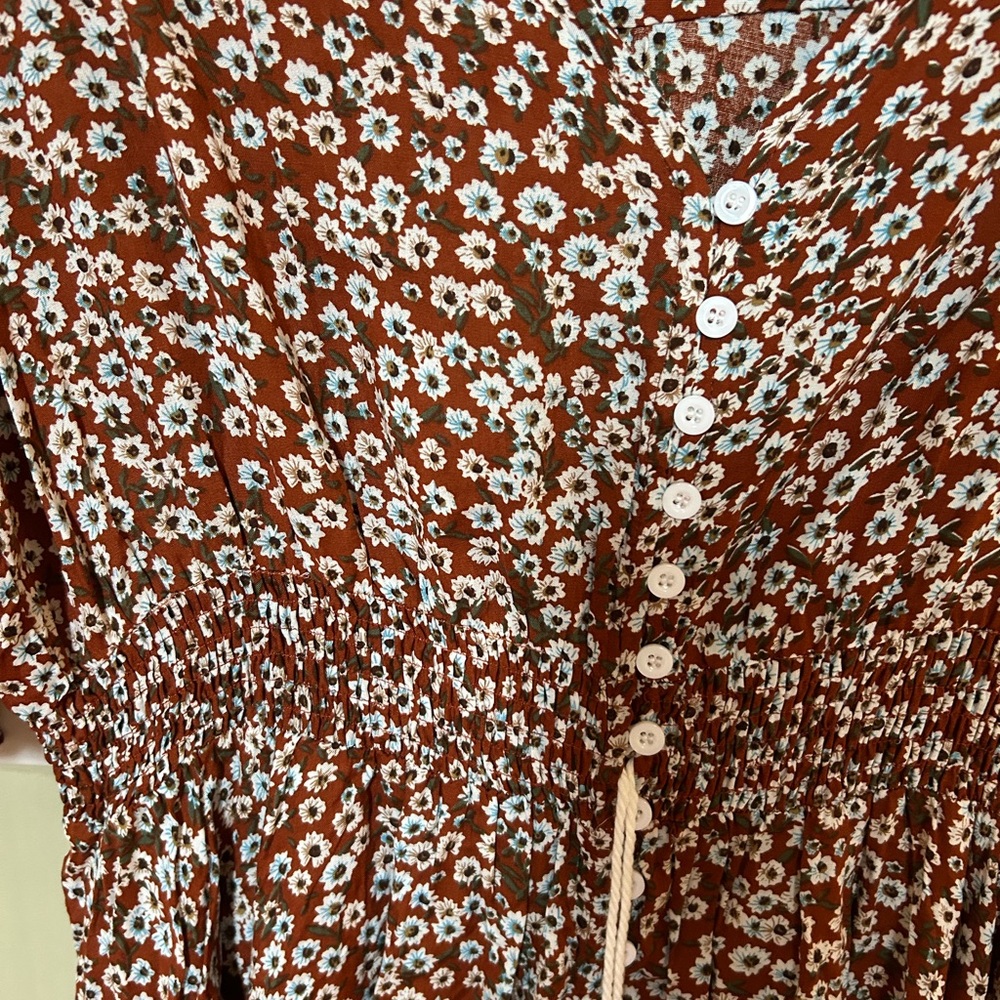 Elegant Floral Long Sleeve Dress - Picture 3 of 7